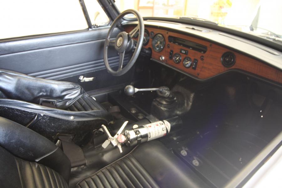 Интерьер Triumph GT6 SCCA Race Car (Mk II) 1969 года  (фото 13 из 16)